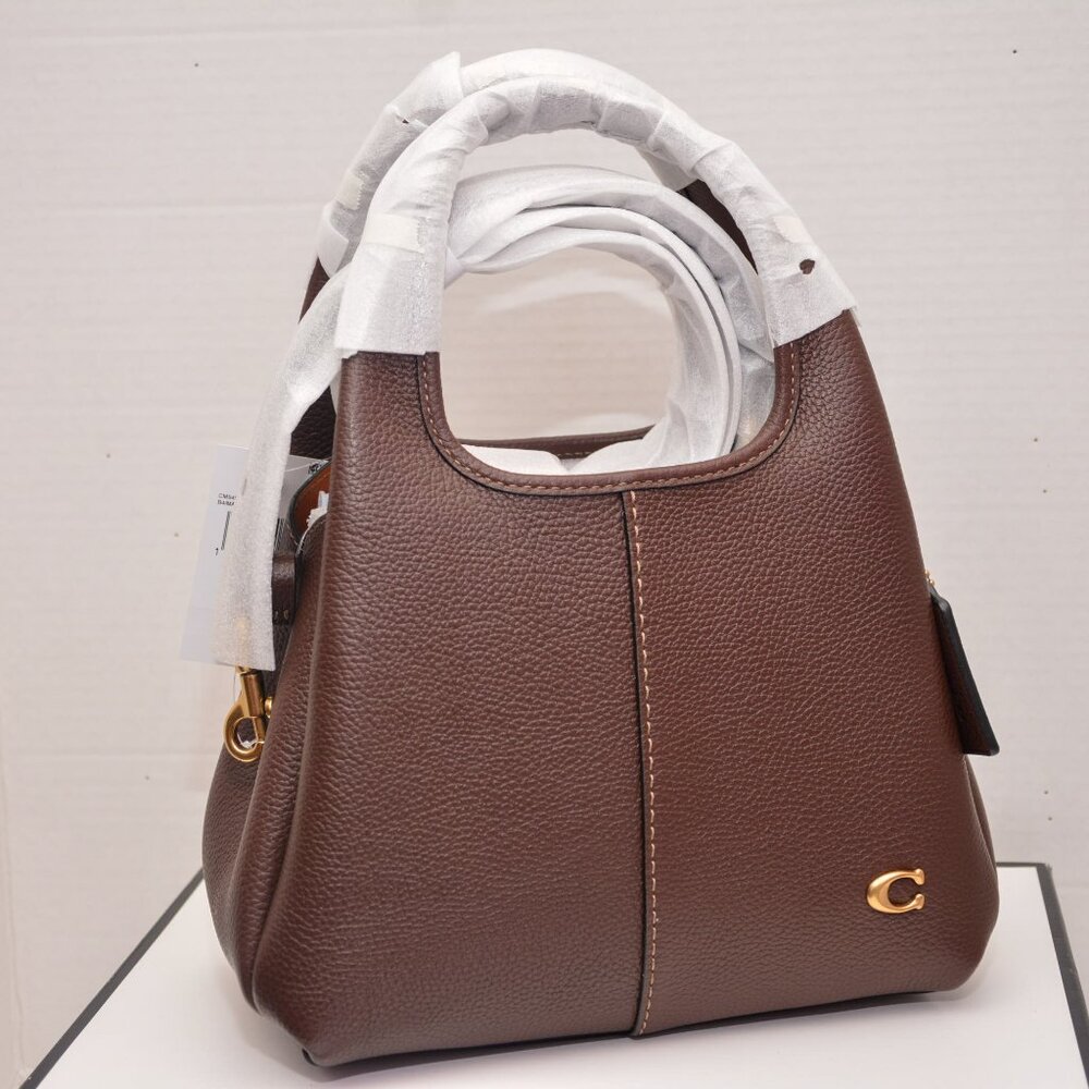 Coach maple Lana 23  Bag with bag charm included